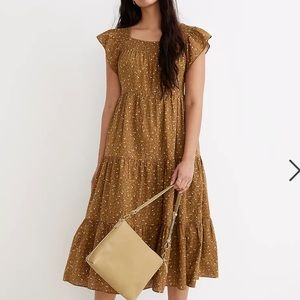 madewell ruffle-sleeve tiered midi dress in daisy stitch